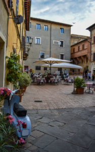 piazza-di-spagna-pienza miss incurable traveller